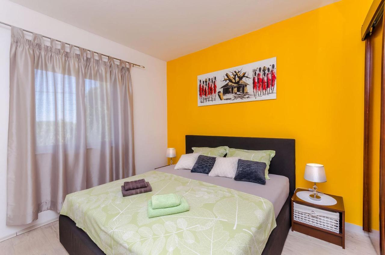 Apartment Piveta Трогир Экстерьер фото