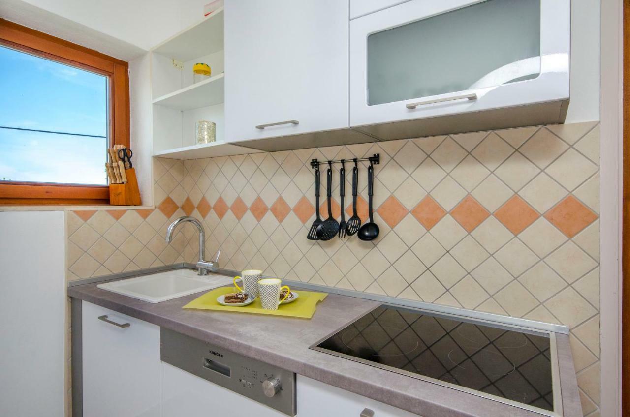Apartment Piveta Трогир Экстерьер фото